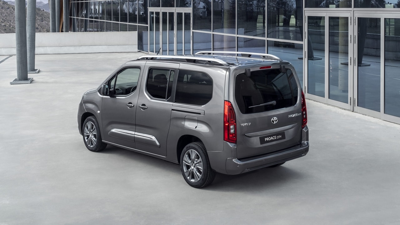 TOYOTA Proace City Verso 1 5D 130CV Long Exec Foto E Immagini