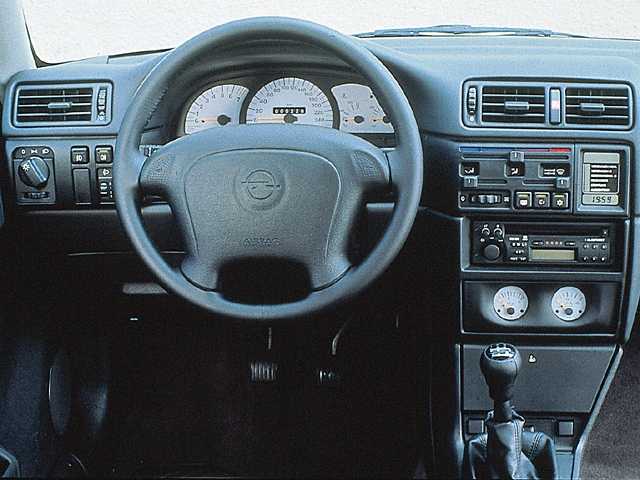 Opel calibra салон