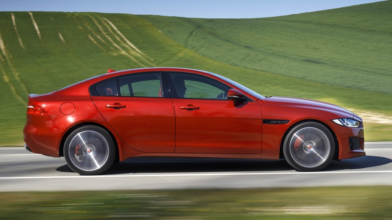 JAGUAR XE (X760) - Foto e Immagini Esclusive - Archivio | Quattroruote.it