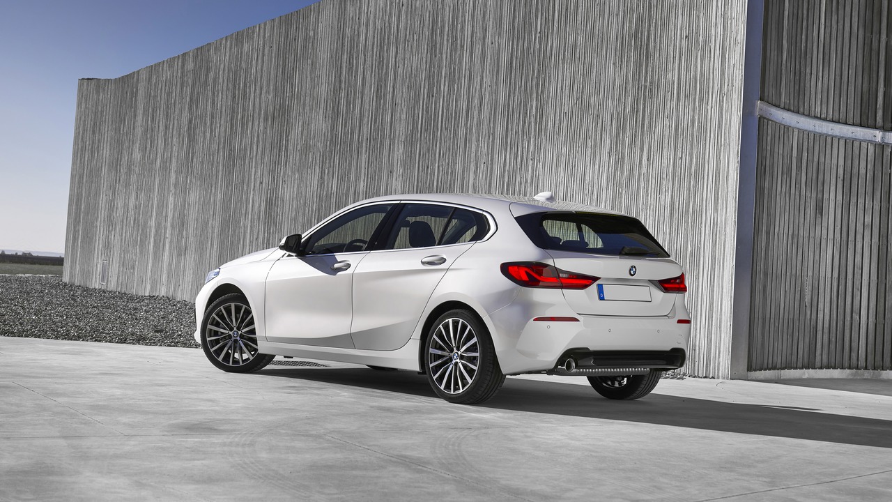 BMW 116d 5p. Business Advantage - Foto e Immagini Esclusive - Archivio ...