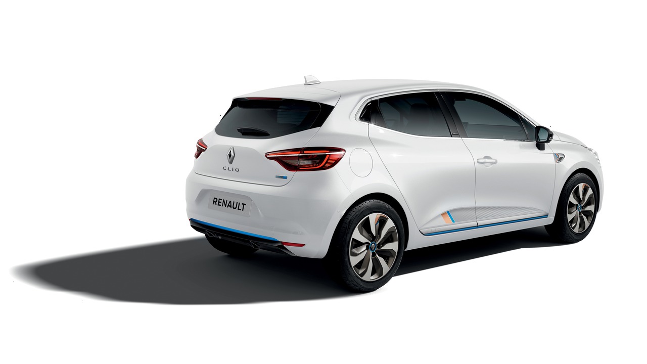 RENAULT Clio Full Hybrid ETech 145 CV 5p. Techn Foto e Immagini Esclusive Listino