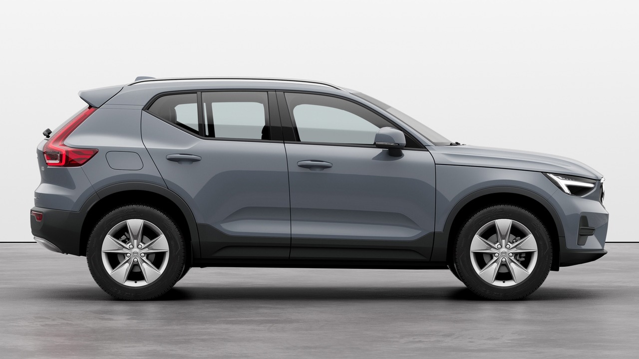 VOLVO XC40 B3 automatico Ultimate Dark Foto e Immagini Esclusive