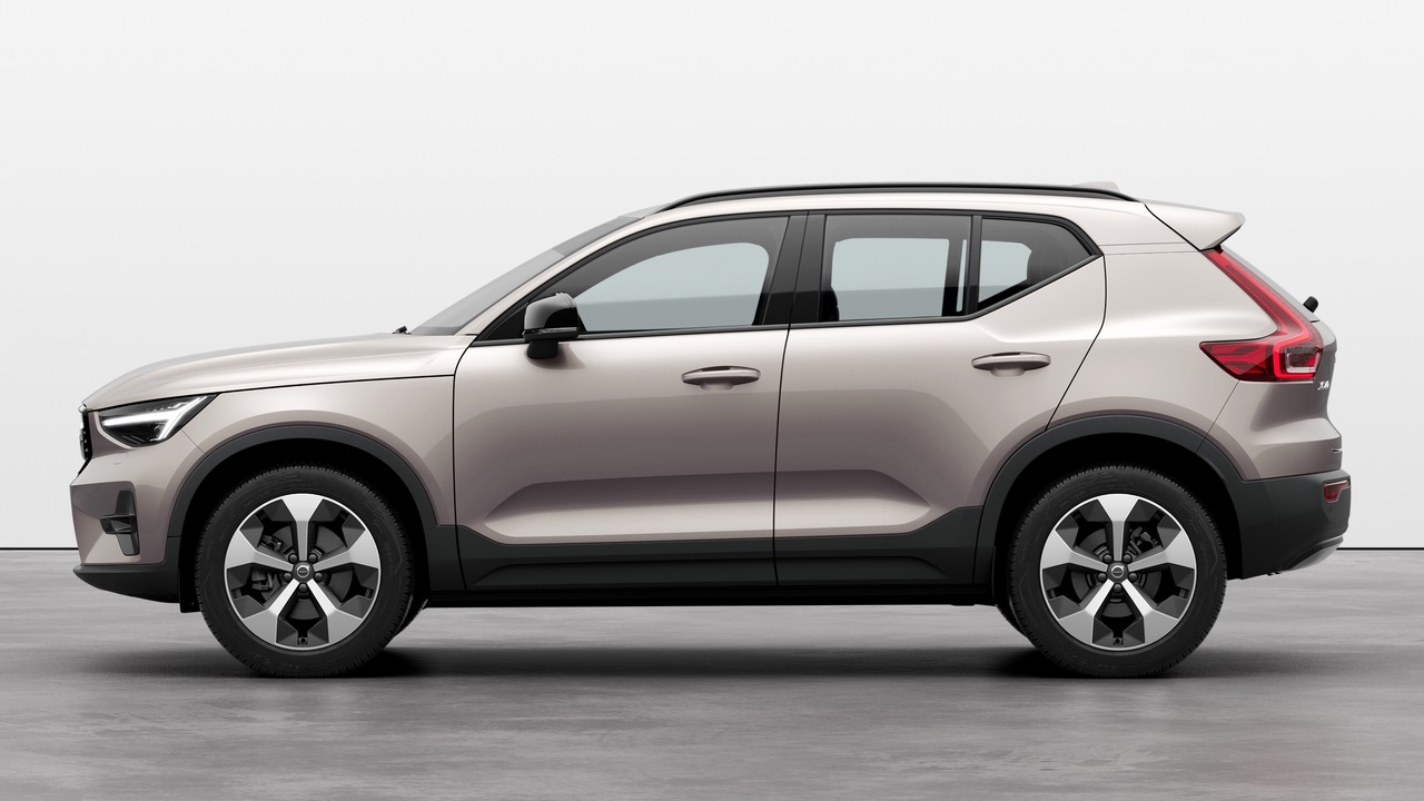 VOLVO XC40 B3 Automatico Ultimate Dark - Foto E Immagini Esclusive ...