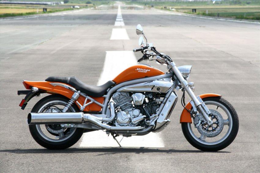 Hyosung Aquila GV 650