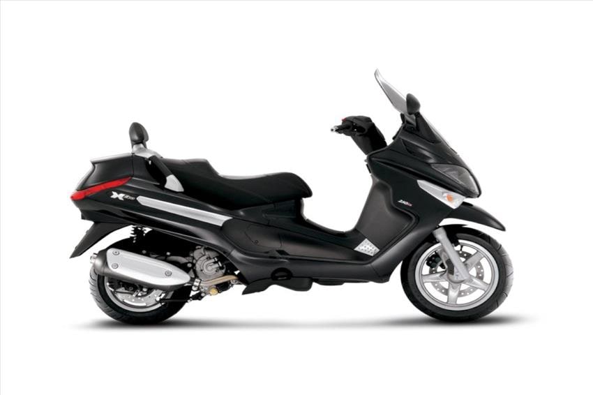 Piaggio XEvo 400