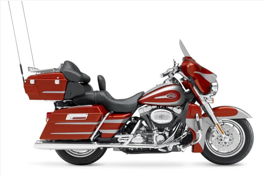 Harley-Davidson Electra Glide C.V.O. FLHTCUSE3 Screamin' Eagle