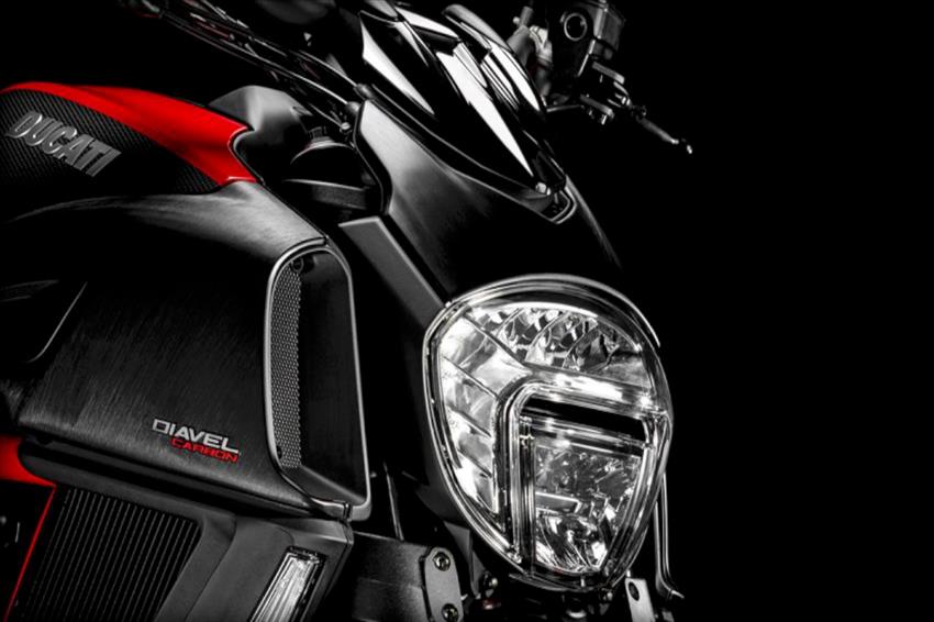 Ducati Diavel Carbon ABS