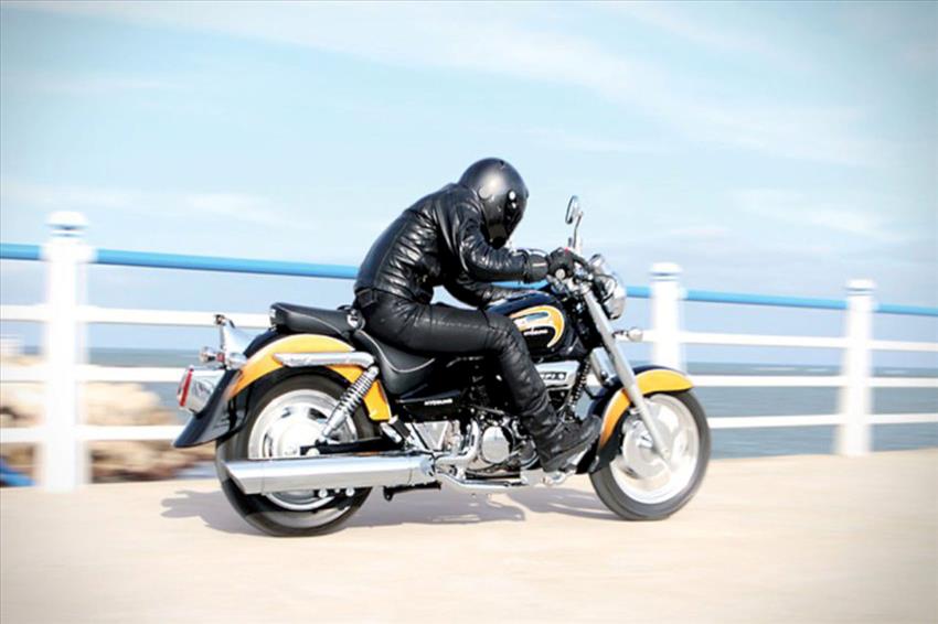 Hyosung Aquila GV 250