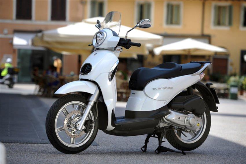 Scooter Scarabeo 200 Prova Scarabeo 200 Nero Ciclomotore Scarabeo