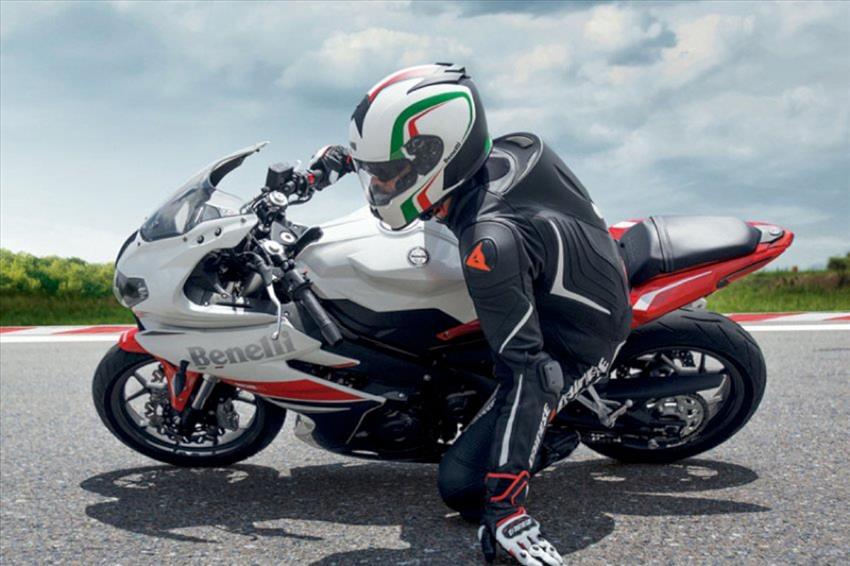 Benelli 302 R