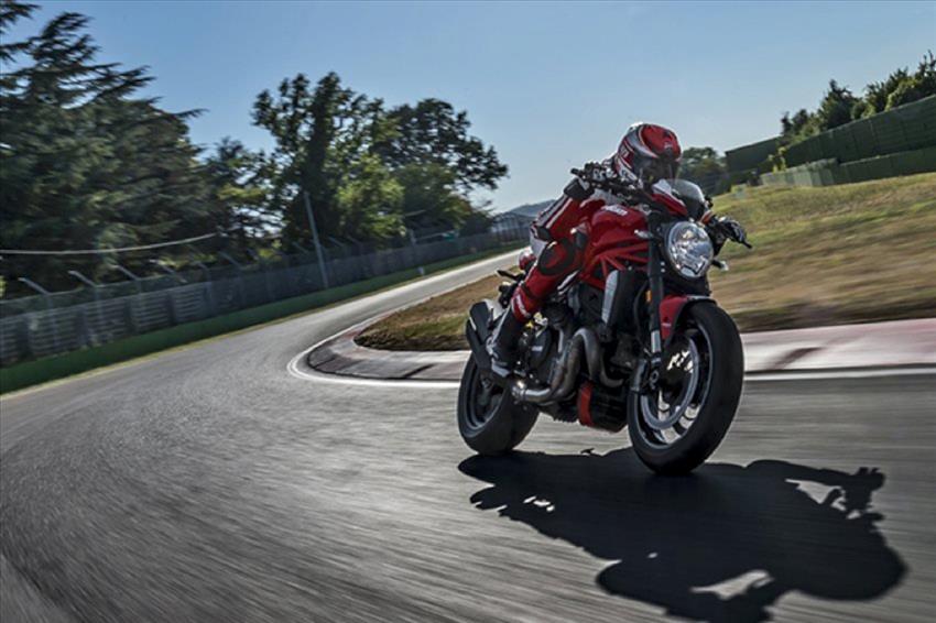 Ducati Monster 1200 R
