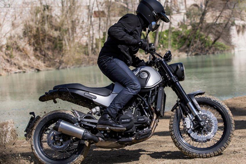 Benelli Leoncino 500 Trail