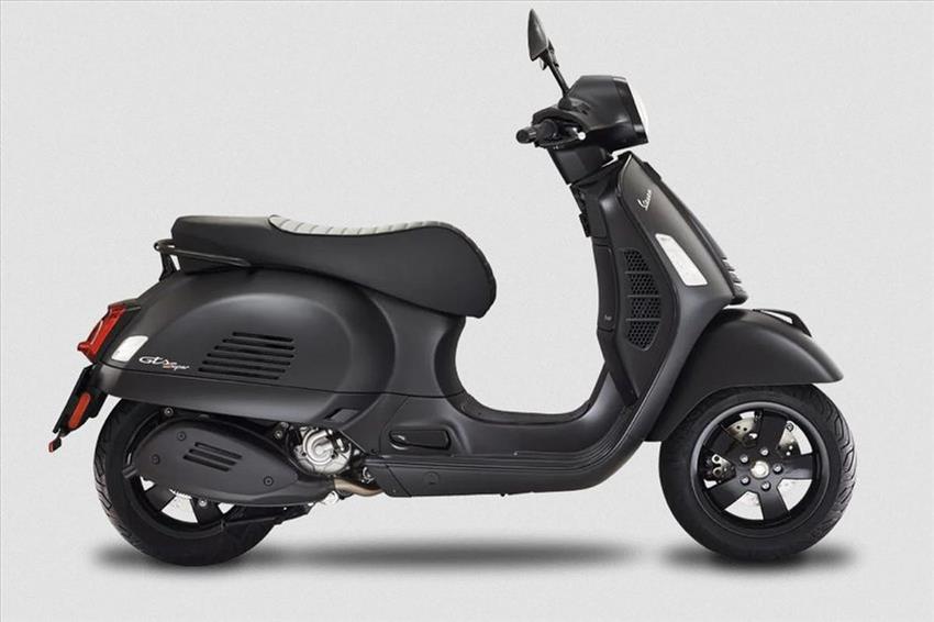 Piaggio Vespa 300 GTS hpe Super Notte ABS