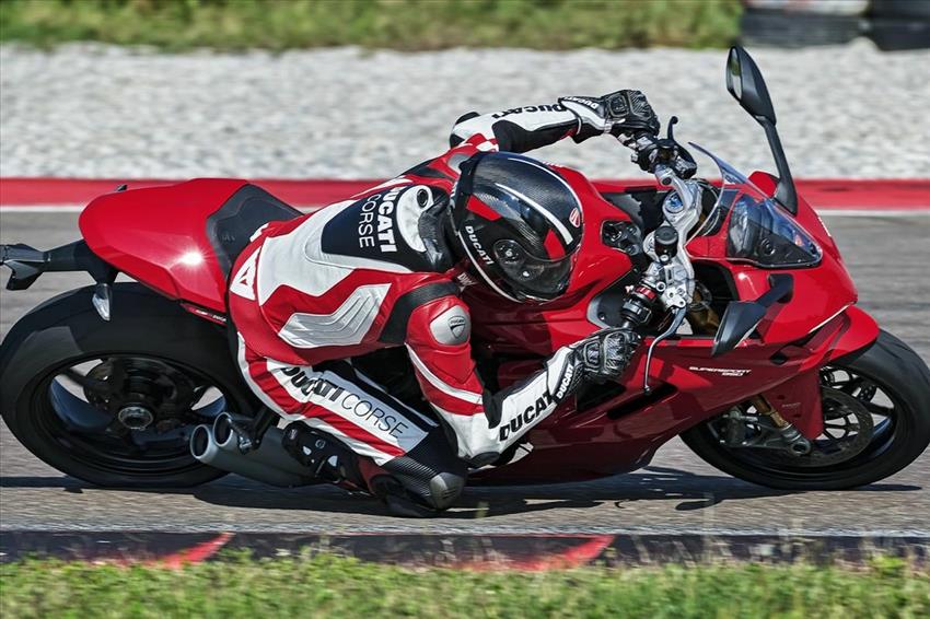 Ducati Supersport 950 S