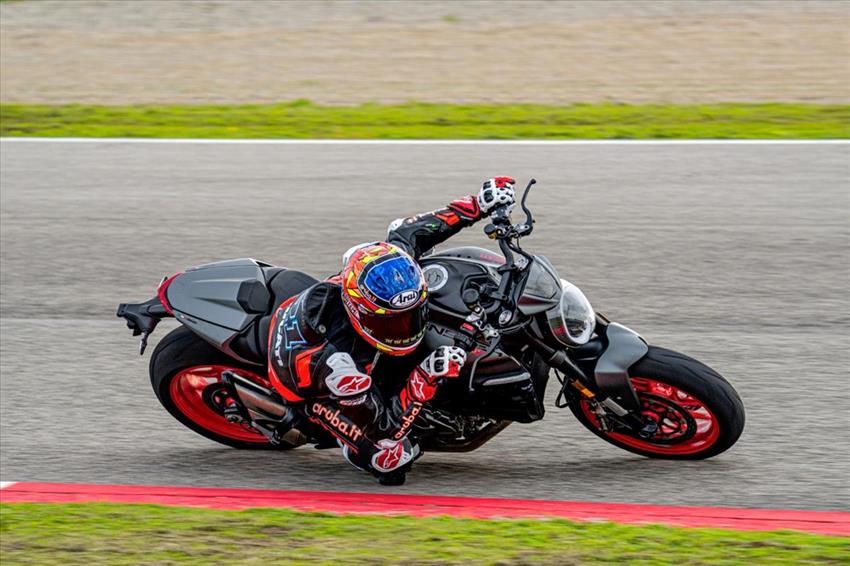Ducati Monster 937 35Kw