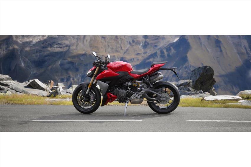 Ducati Streetfighter V2