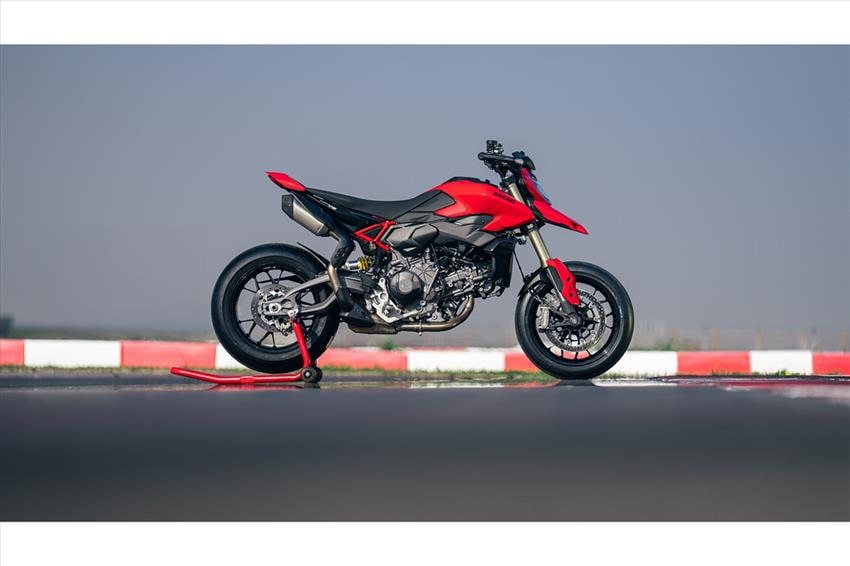 Ducati Hypermotard V2