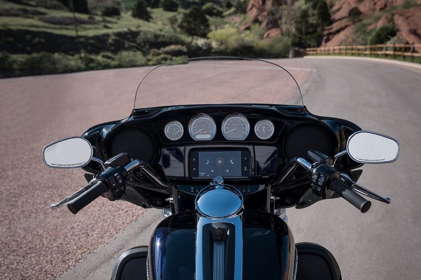 Harley-Davidson Touring Electra Glide Ultra Limited Low Prezzo, Scheda  tecnica e Foto - Dueruote