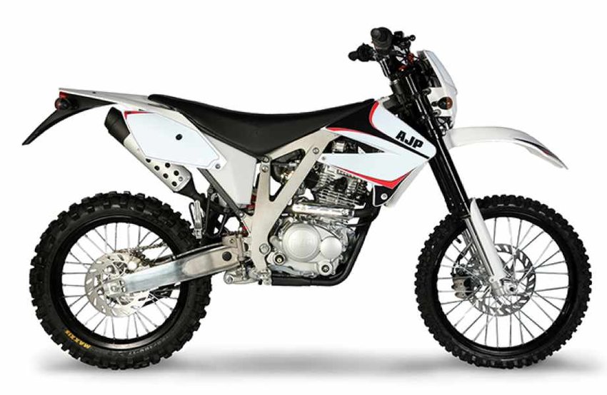 AJP PR3 125 Enduro Prezzo, Scheda Tecnica E Foto | Dueruote