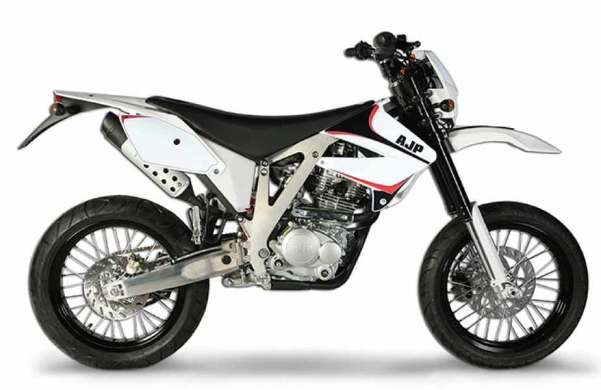 AJP PR3 125 Supermoto Prezzo, Scheda Tecnica E Foto | Dueruote